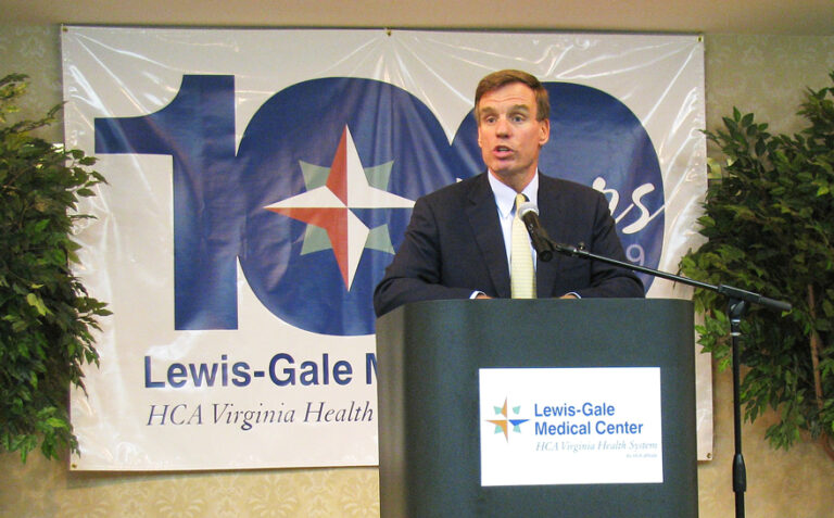 Lewis-Gale Hosts Warner for Private Healthcare Forum