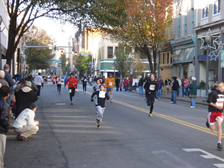 Drumstick Dash Helps Bring Thanksgiving to Less Fortunate