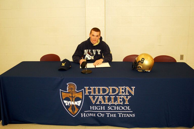 Williams to Play for Navy