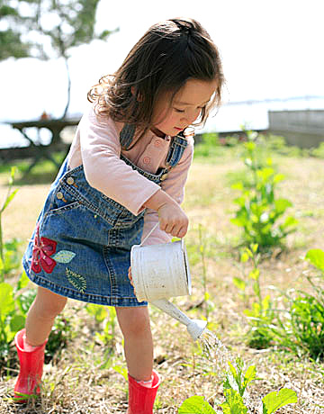 What To Do With The Kids Out Of School?  Make Gardening Fun & Engaging