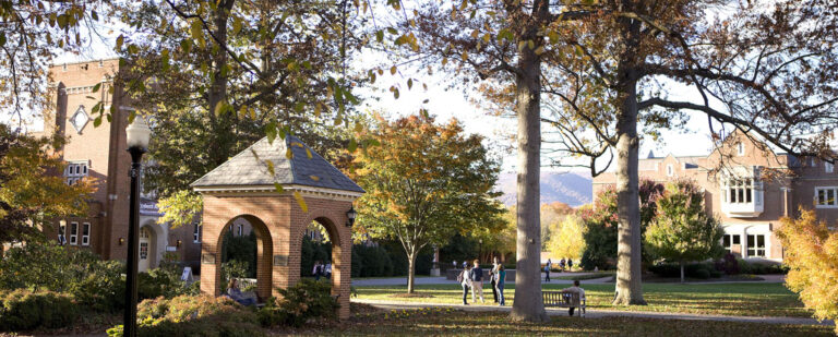 Roanoke College Debuts in Princeton Review for Beauty and Scholarship
